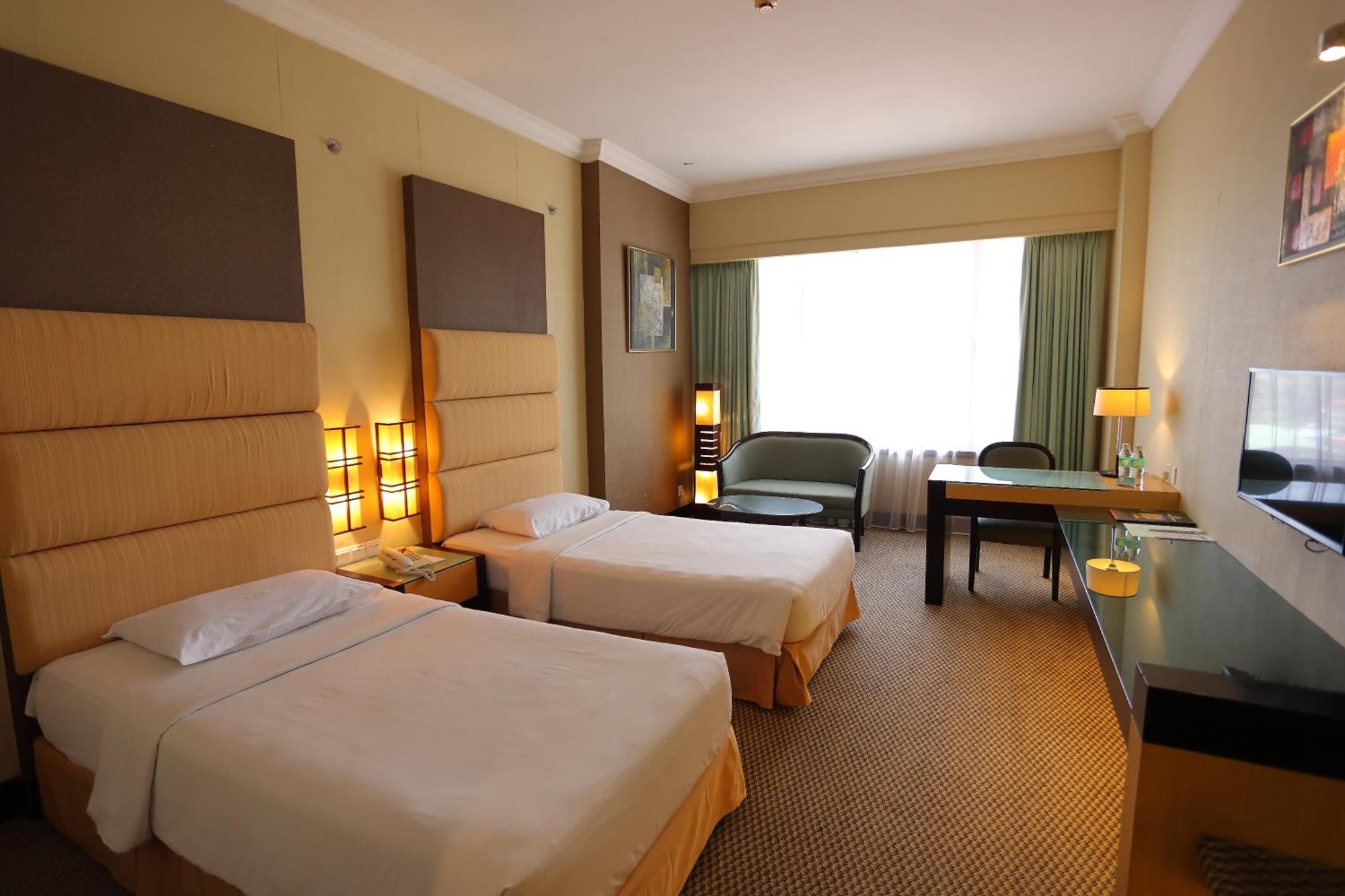 Dynasty Hotel Miri Bagian luar foto
