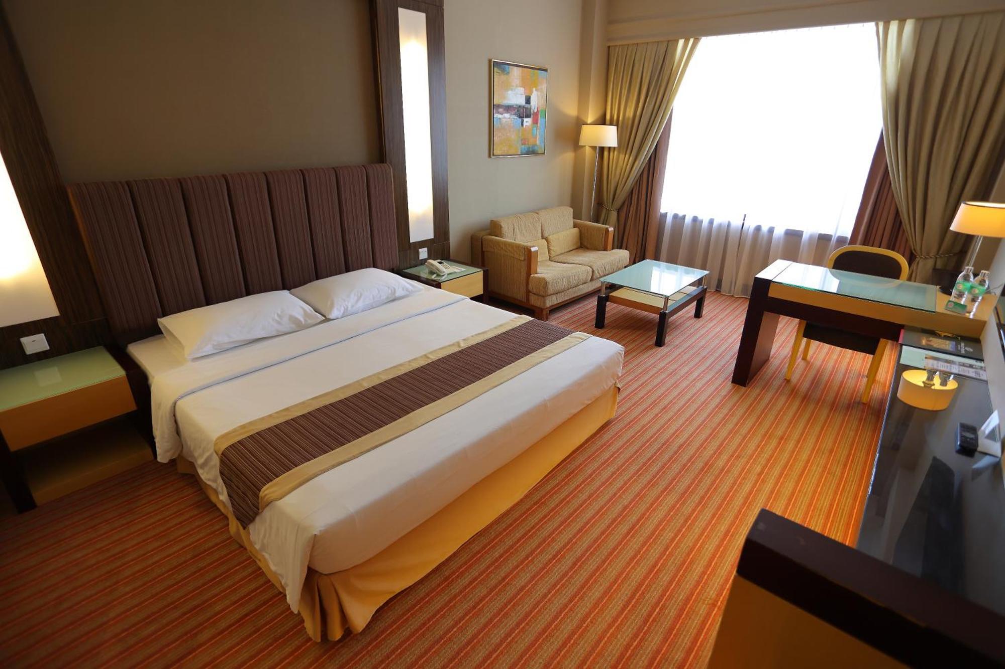 Dynasty Hotel Miri Bagian luar foto