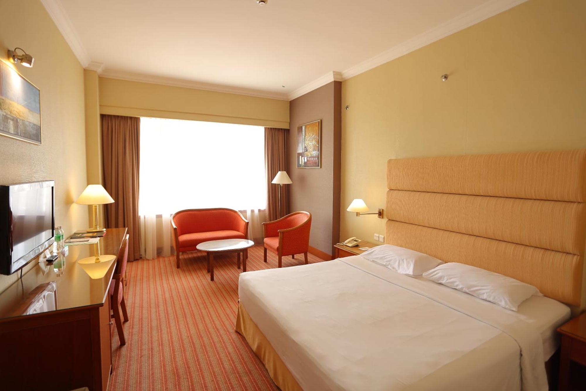 Dynasty Hotel Miri Bagian luar foto