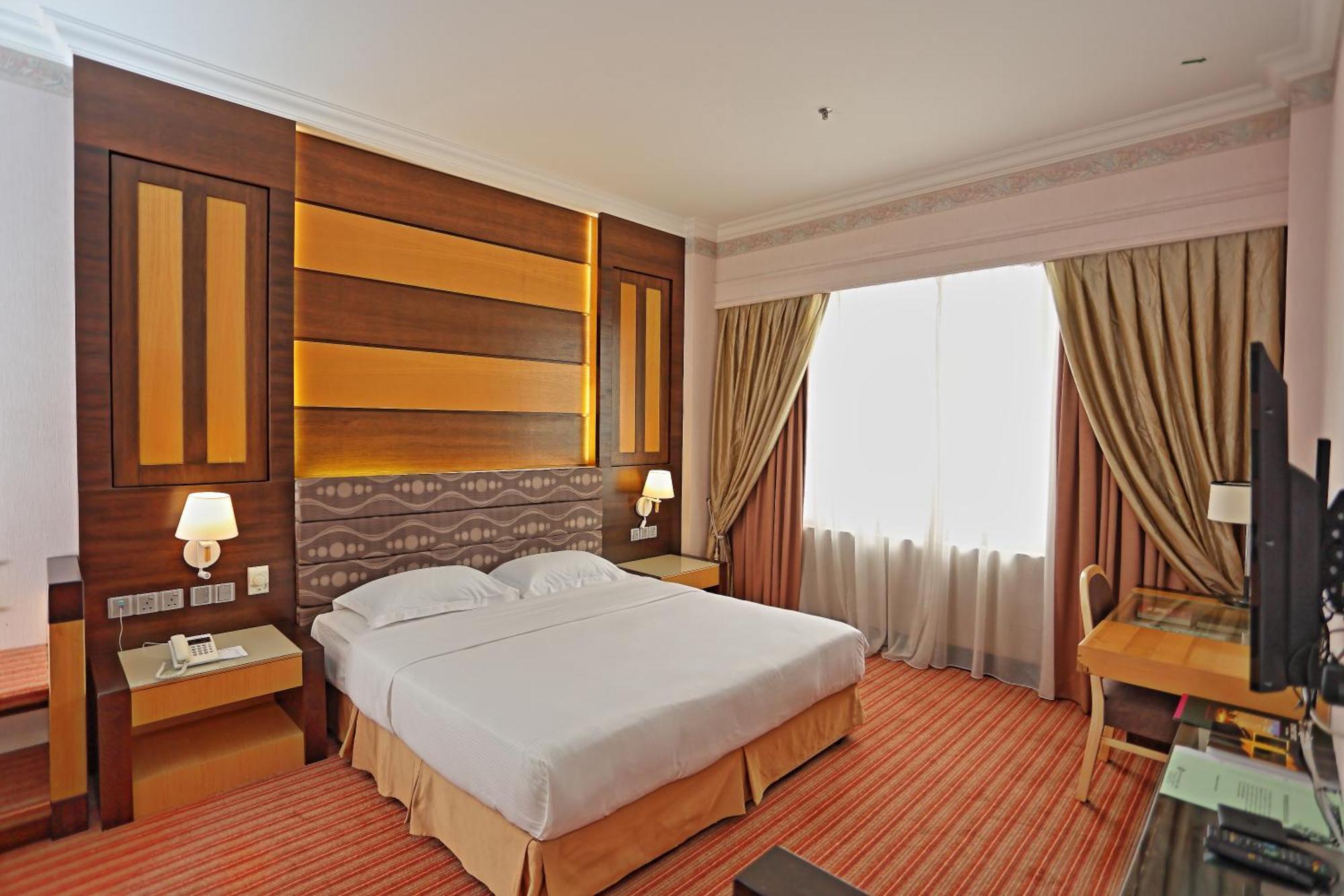 Dynasty Hotel Miri Bagian luar foto