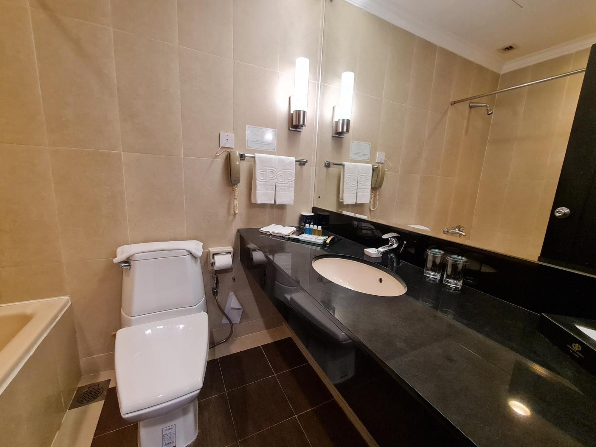 Dynasty Hotel Miri Bagian luar foto