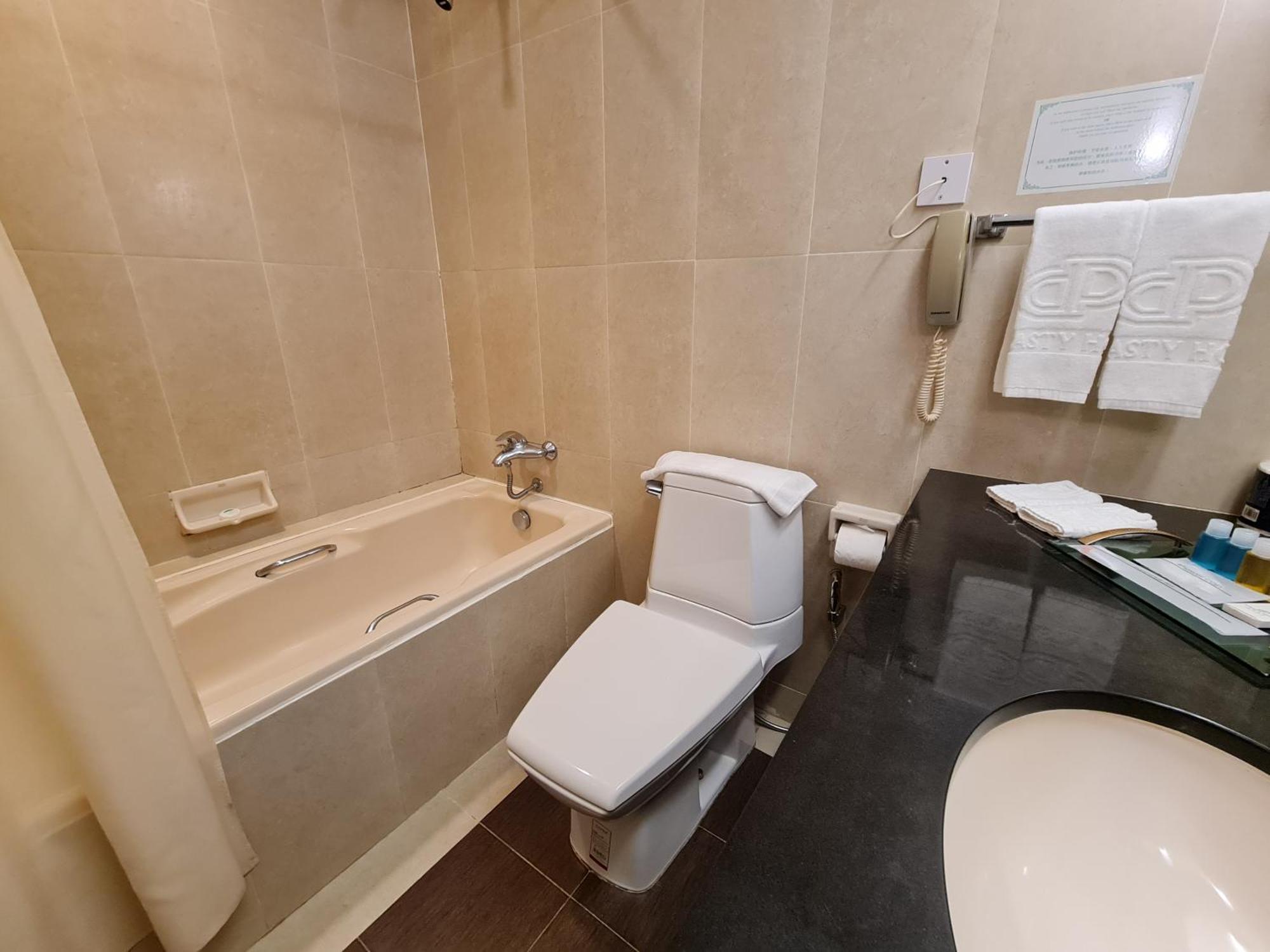 Dynasty Hotel Miri Bagian luar foto