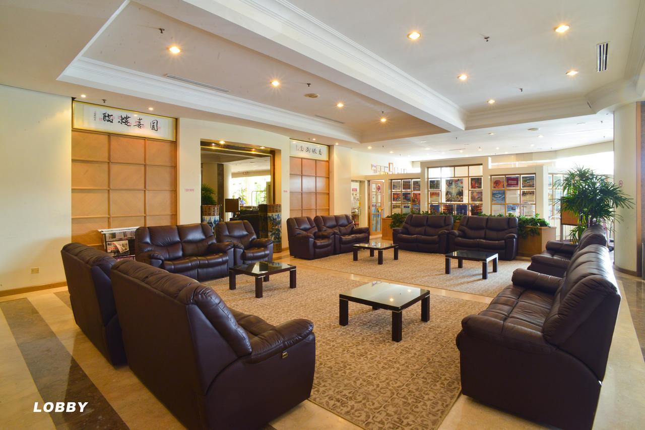 Dynasty Hotel Miri Bagian luar foto