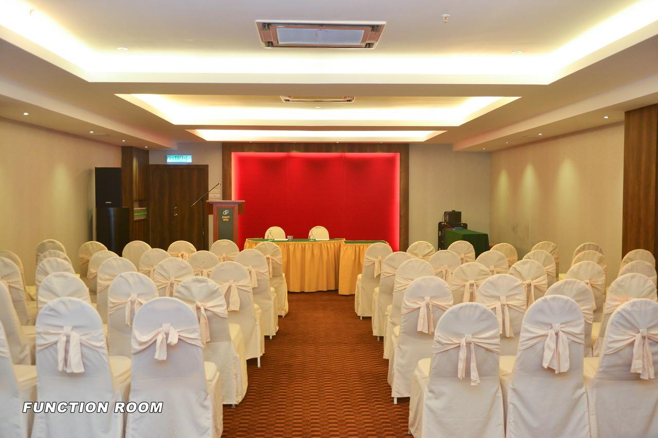 Dynasty Hotel Miri Bagian luar foto